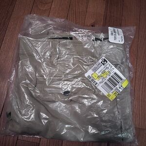 Men’s khaki shorts